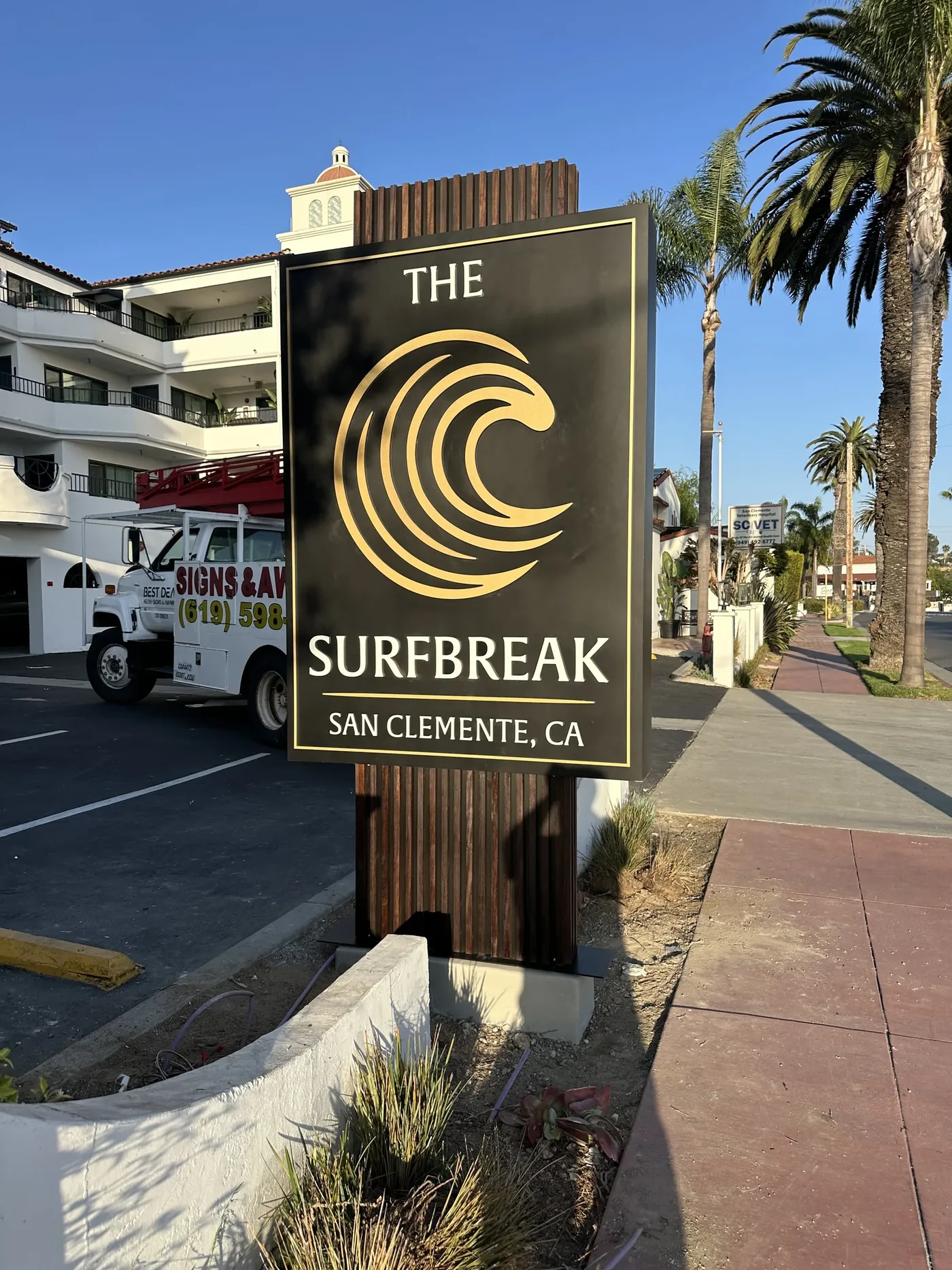 The Surfbreak hotel monument sign